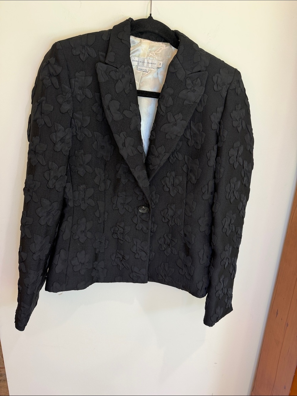 Garfield & Marks (made in USA) Black Textured Linen Blend Floral Blazer Jacket,